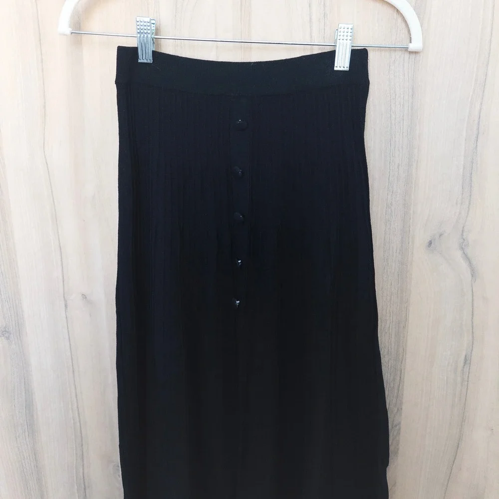 Cider Ribbed Knit Pleated Midi Skirt XS Black Button Front Academia Parisian